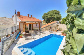 Holiday house OASIS with pool